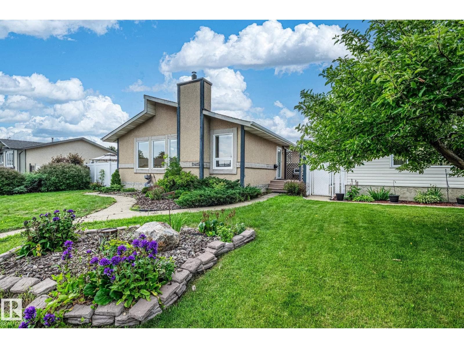 11415 142 AV NW