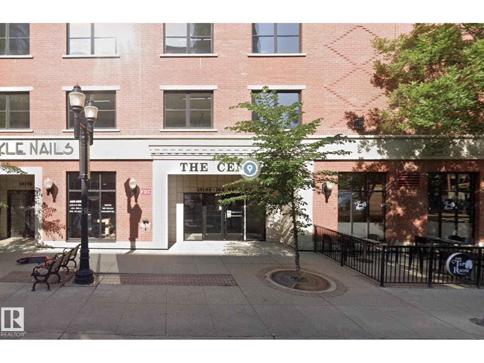 #2401 10180 104 ST NW